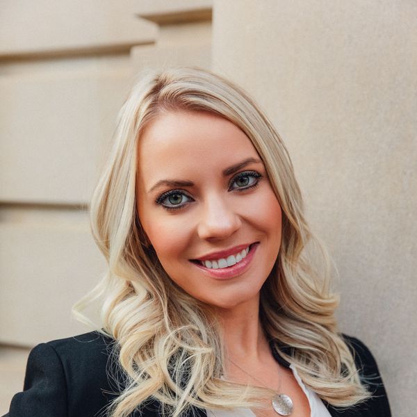 Jessica Allan, Associate